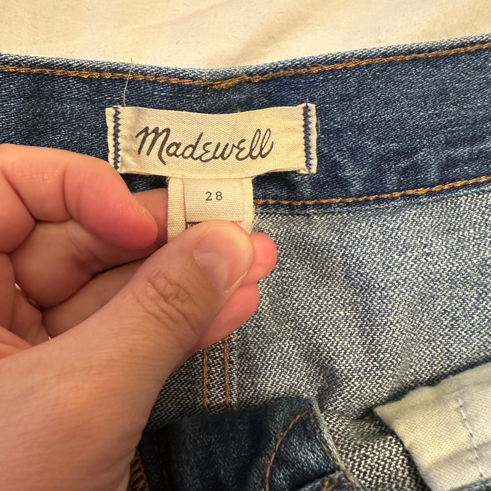 Madewell Denim Workwear Shorts in Clemente Wash Size 28 - Picture 4 of 5